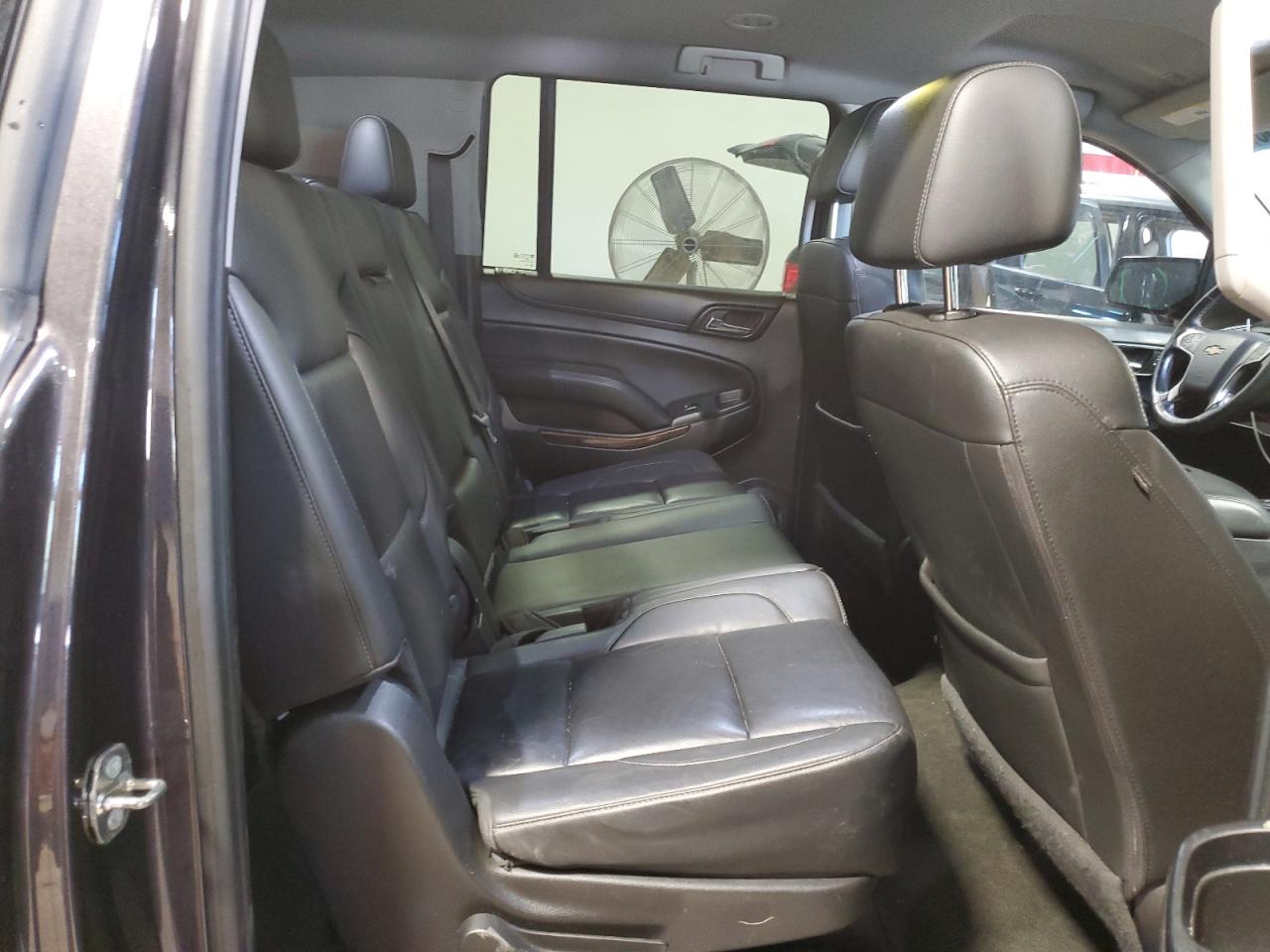 2018 Chevrolet Suburban K1500 Lt VIN: 1GNSKHKC6JR105204 Lot: 84555315