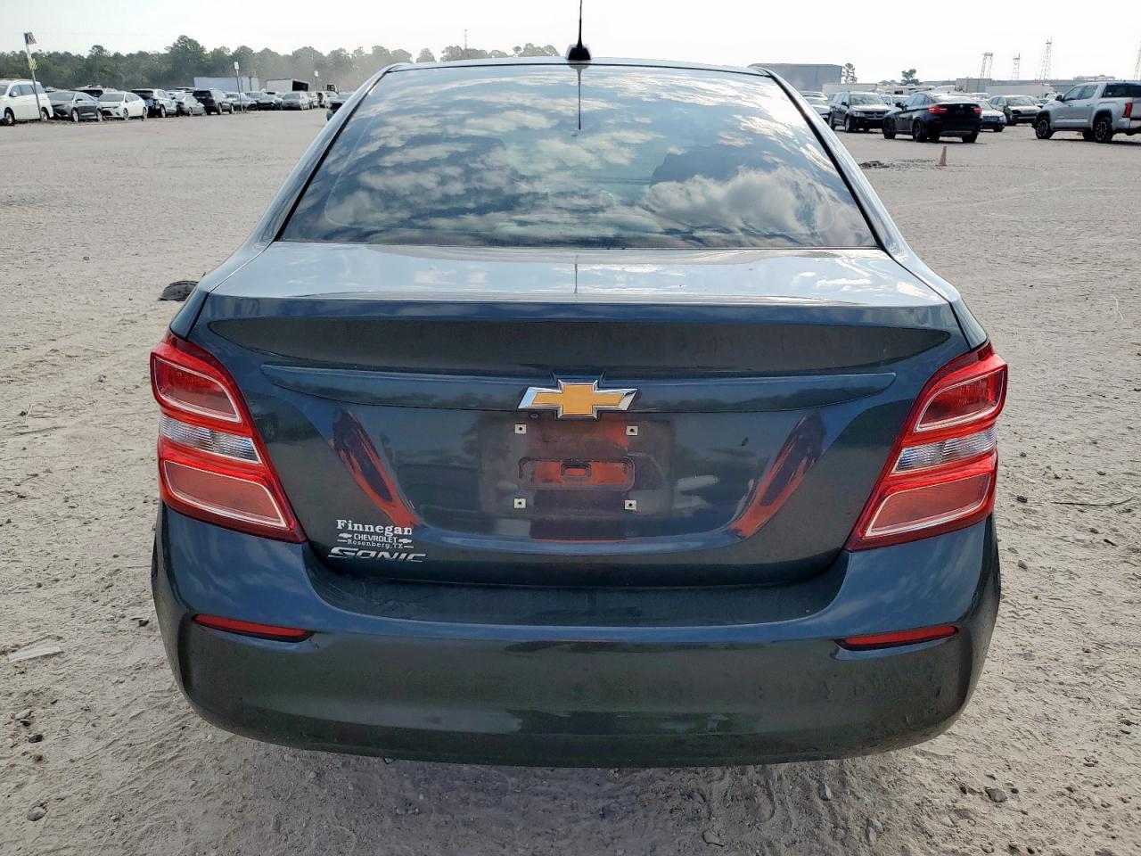 2020 Chevrolet Sonic Ls VIN: 1G1JB5SB2L4121578 Lot: 81923025