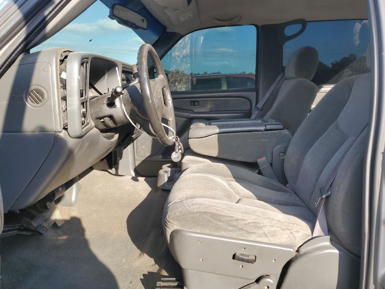 2004 Chevrolet Silverado K1500 VIN: 2GCEK13T941432768 Lot: 85738025