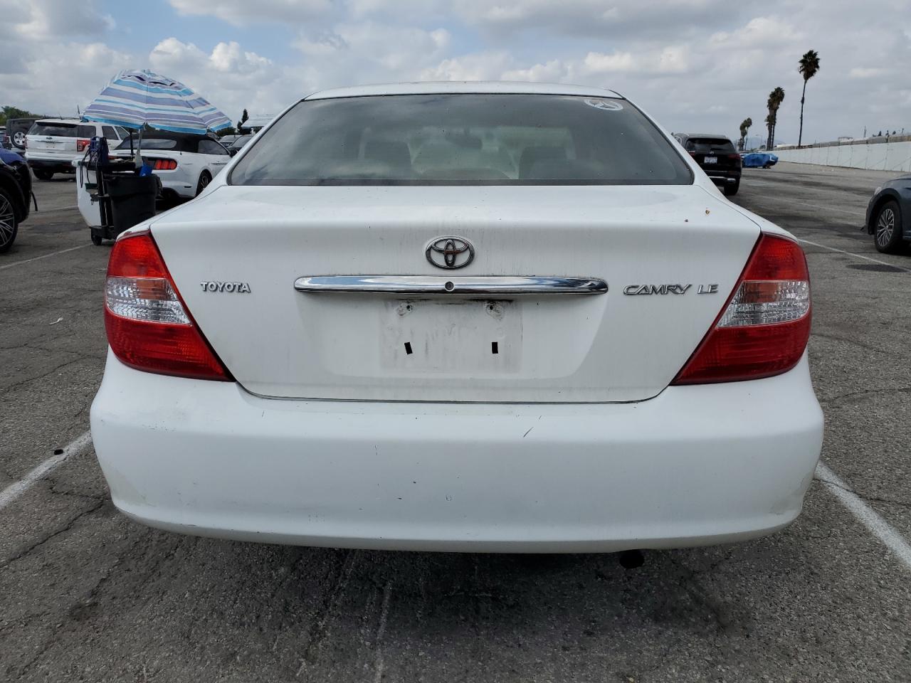 2004 Toyota Camry Le VIN: 4T1BE32K84U365711 Lot: 86502345