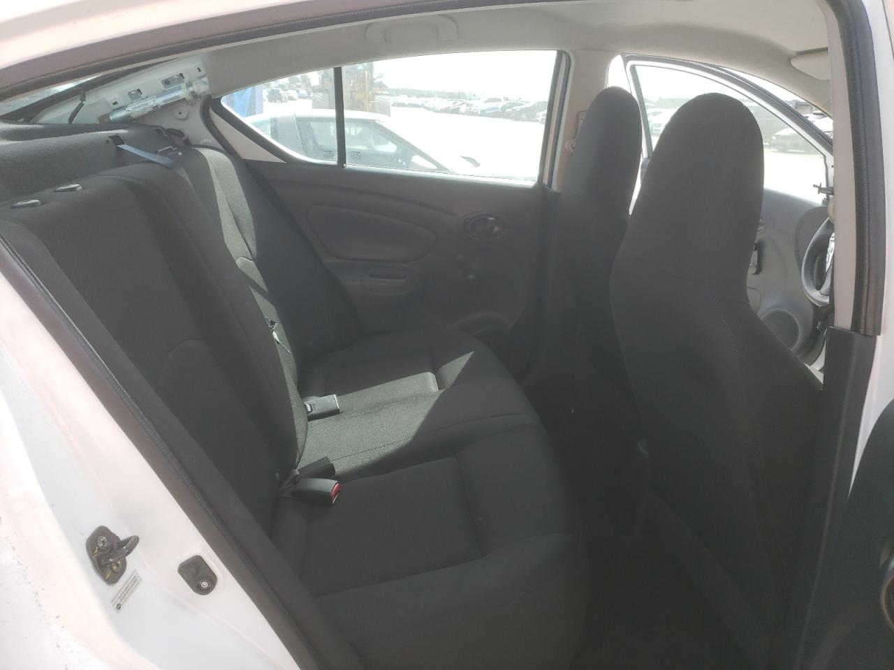 2015 Nissan Versa S VIN: 3N1CN7APXFL889830 Lot: 84057625