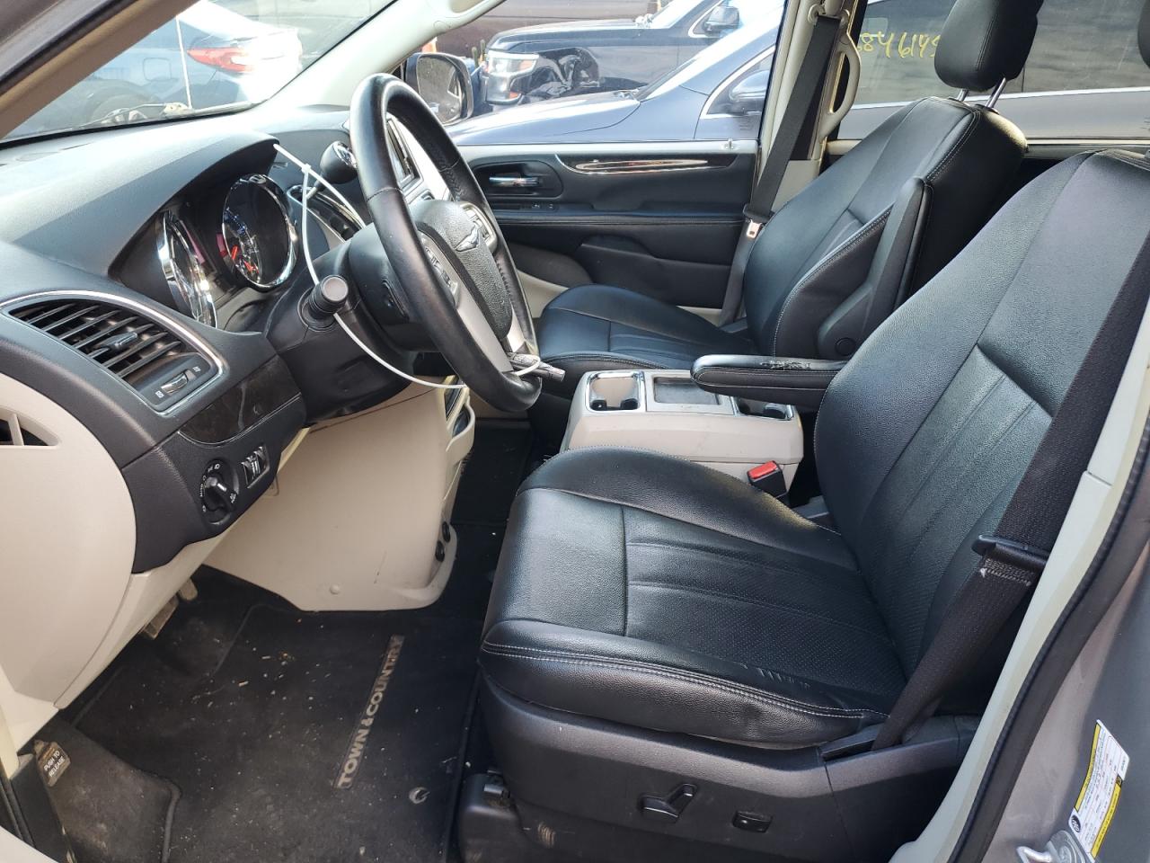 2016 Chrysler Town & Country Touring L VIN: 2C4RC1CG6GR283677 Lot: 82526175