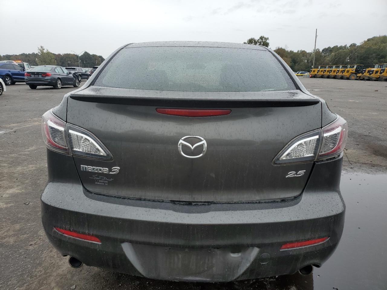 2011 Mazda 3 S VIN: JM1BL1U55B1400385 Lot: 90022035