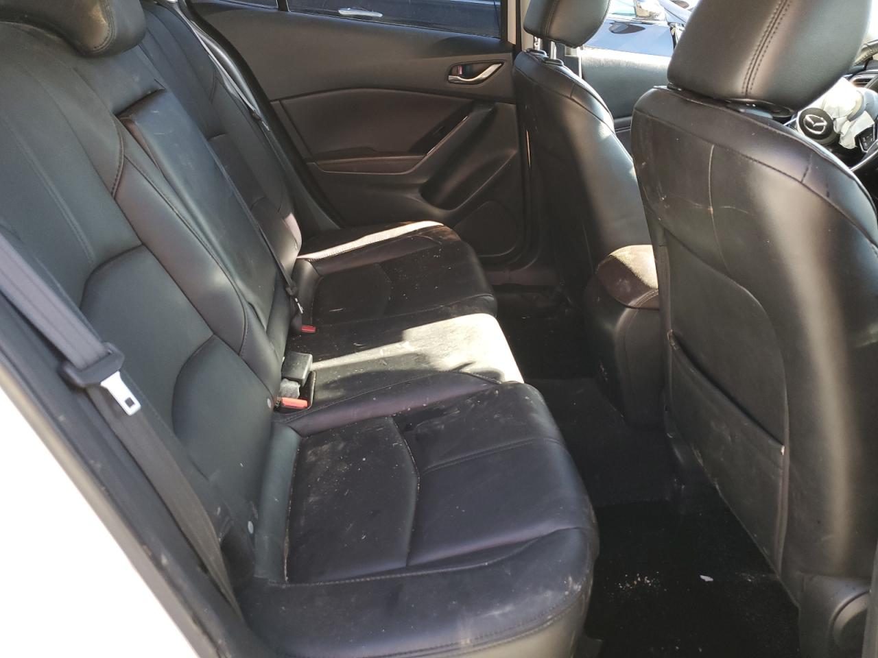 2018 Mazda 3 Touring VIN: 3MZBN1V36JM220869 Lot: 82404125