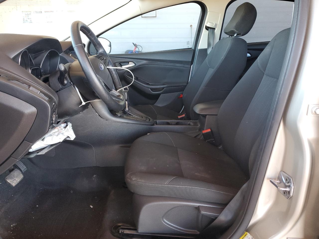 2017 Ford Focus Se VIN: 1FADP3F20HL211318 Lot: 82597345