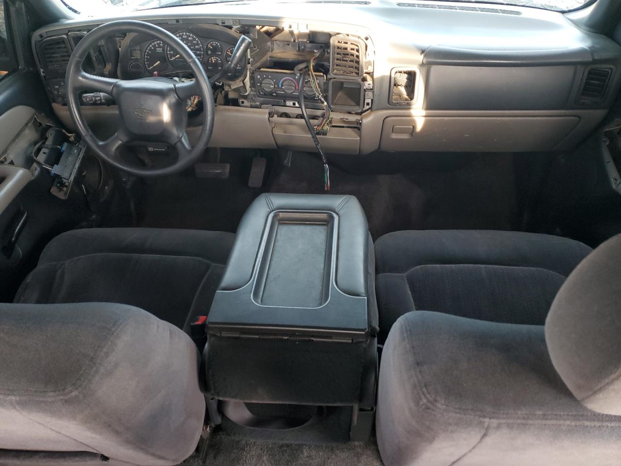 2002 Chevrolet Tahoe C1500 VIN: 1GNEC13V12R130854 Lot: 89699305