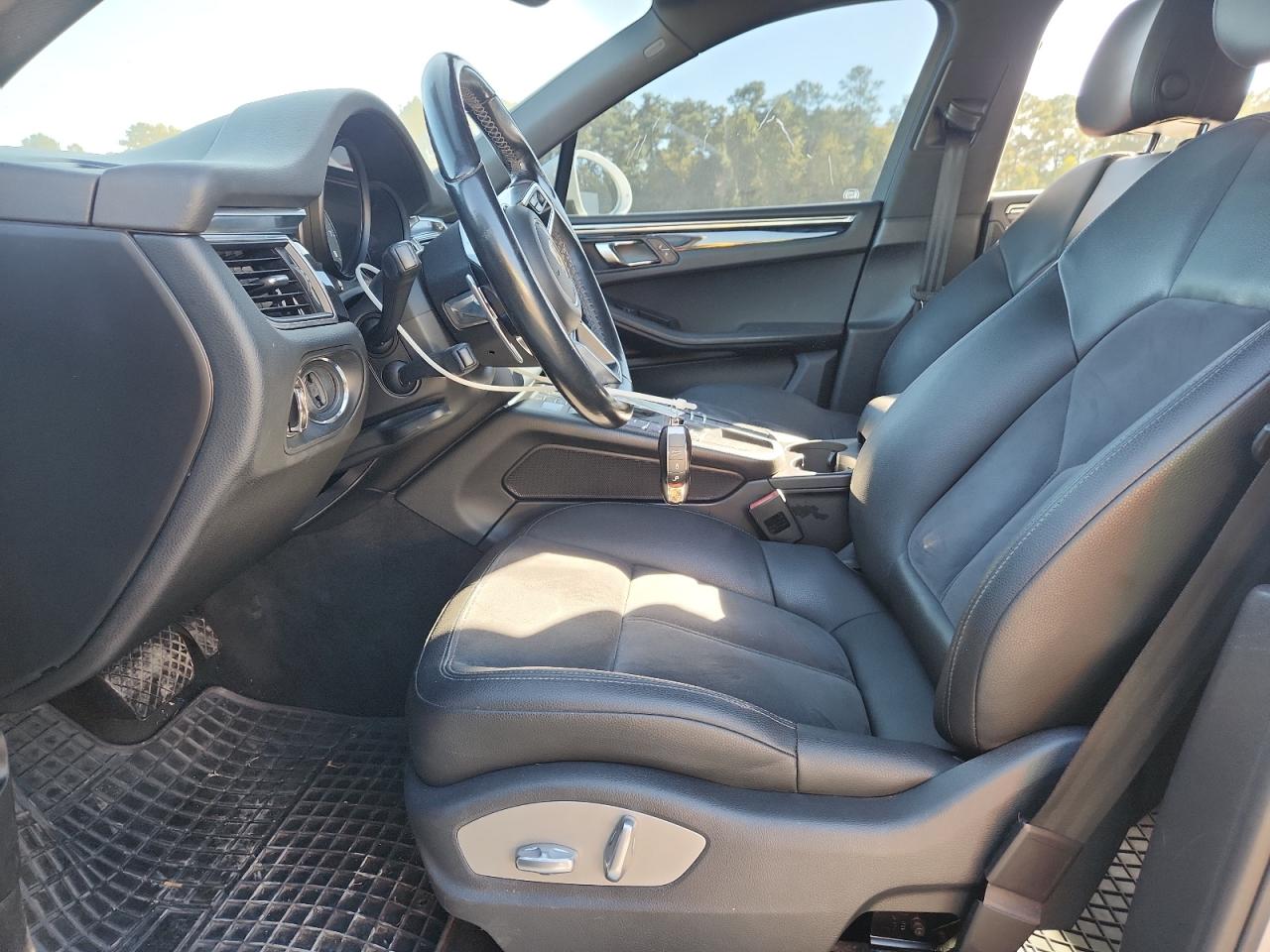 2016 Porsche Macan S VIN: WP1AB2A54GLB54738 Lot: 82616795