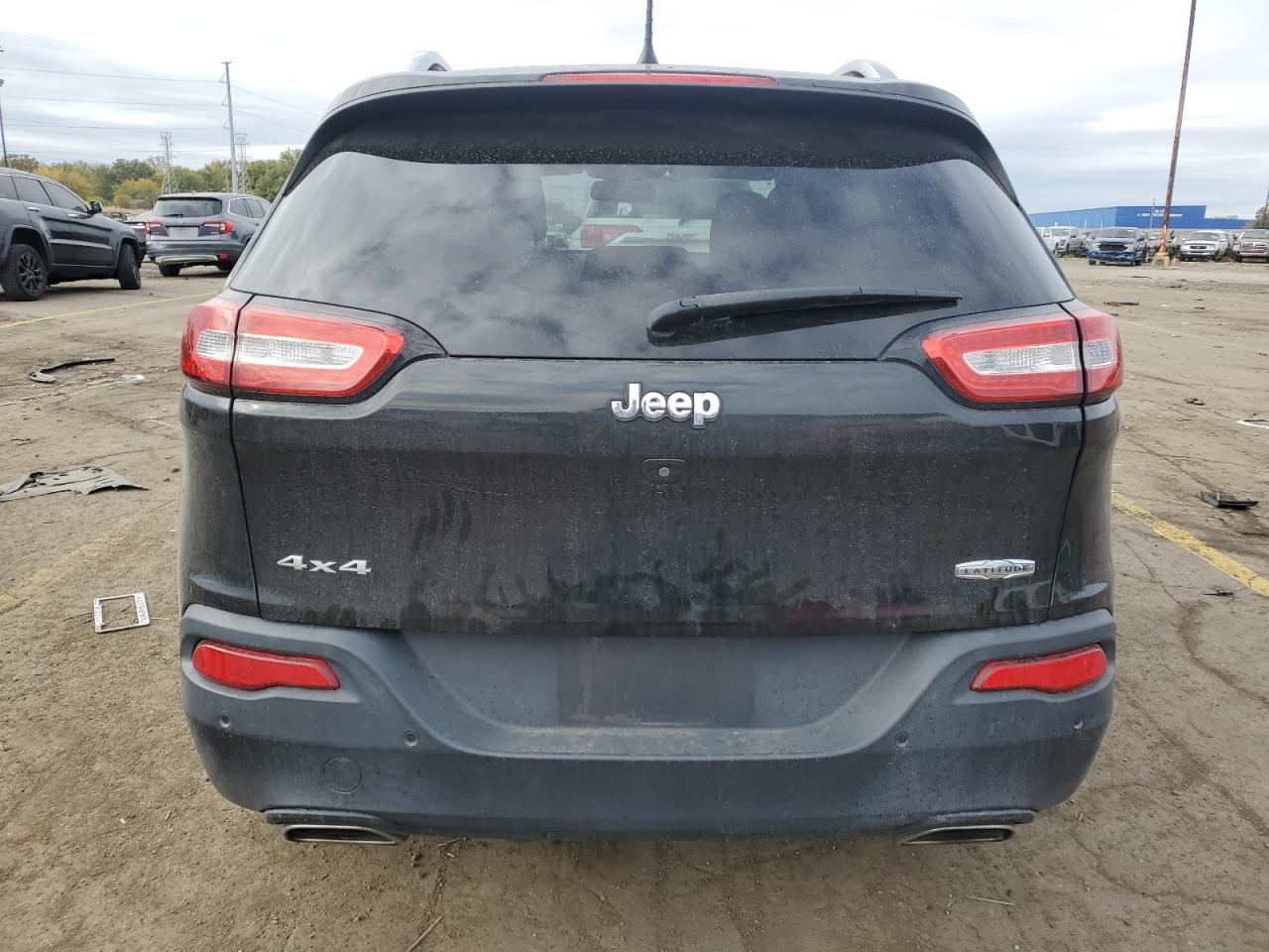 2016 Jeep Cherokee Latitude VIN: 1C4PJMCS8GW375805 Lot: 86710185