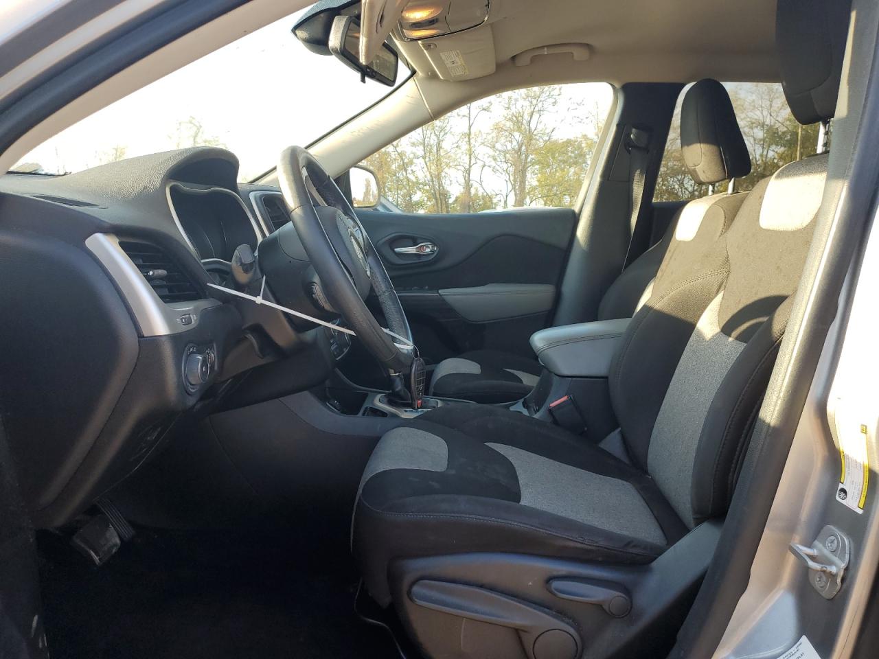 2014 Jeep Cherokee Latitude VIN: 1C4PJLCB0EW170860 Lot: 82785765