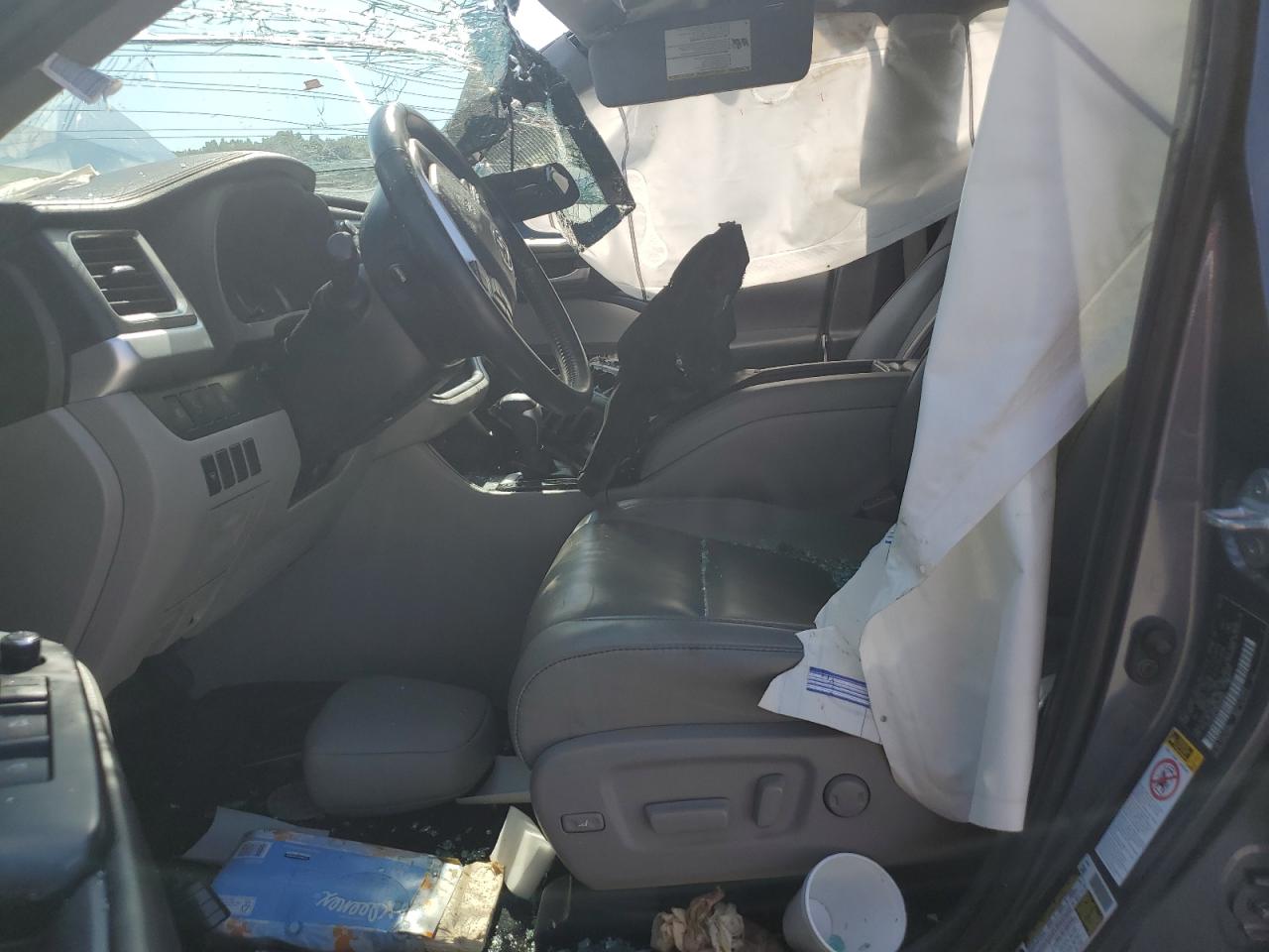 2019 Toyota Highlander Se VIN: 5TDJZRFH3KS708447 Lot: 84009555