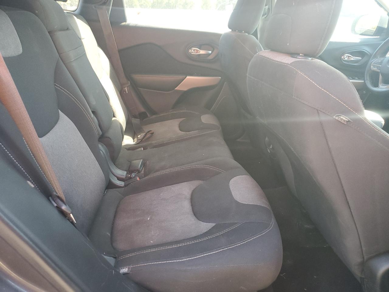 2017 Jeep Cherokee Sport VIN: 1C4PJLABXHW586244 Lot: 85785225