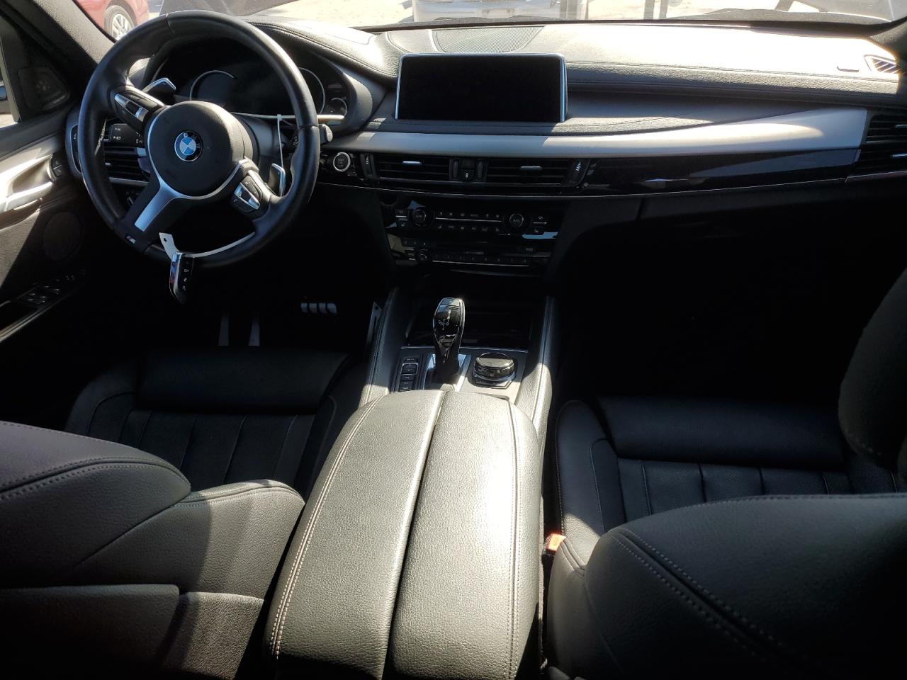 Фото: 5UXKU2C57J0X51452