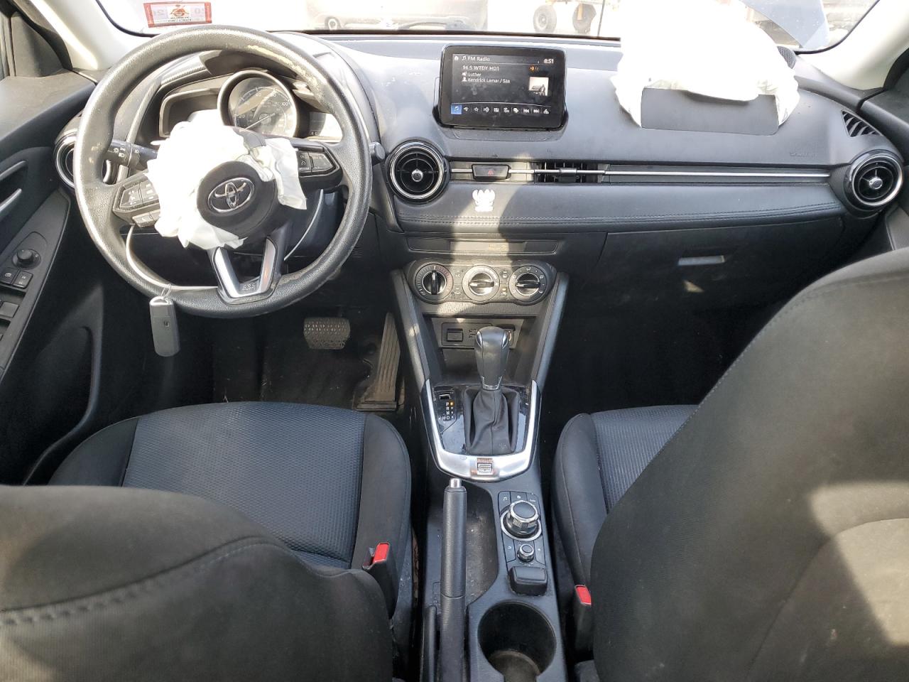 2019 Toyota Yaris L VIN: 3MYDLBYV5KY517888 Lot: 84634015