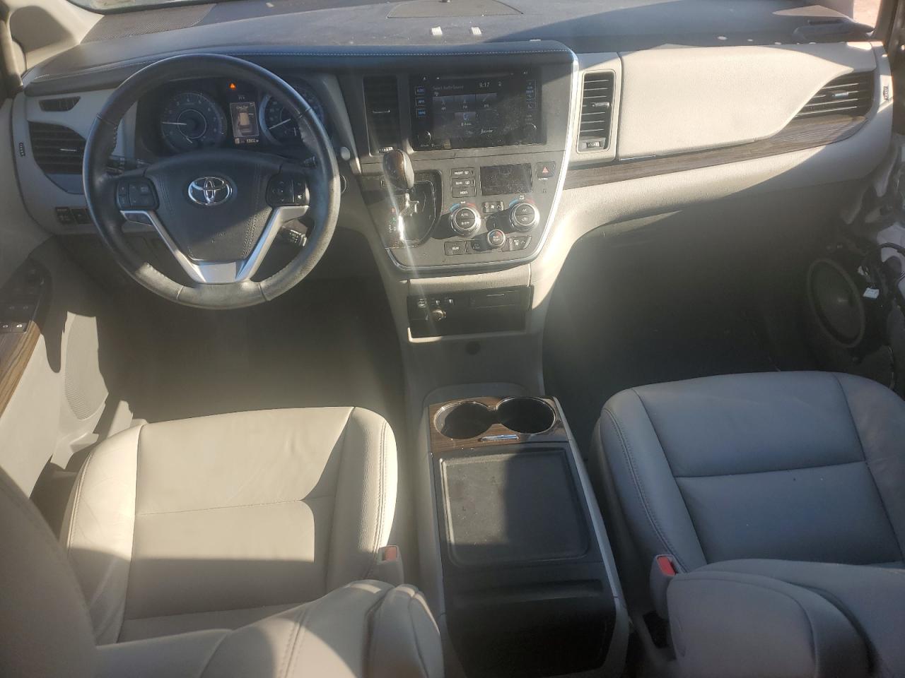 2016 Toyota Sienna Xle VIN: 5TDYK3DCXGS748698 Lot: 84625385