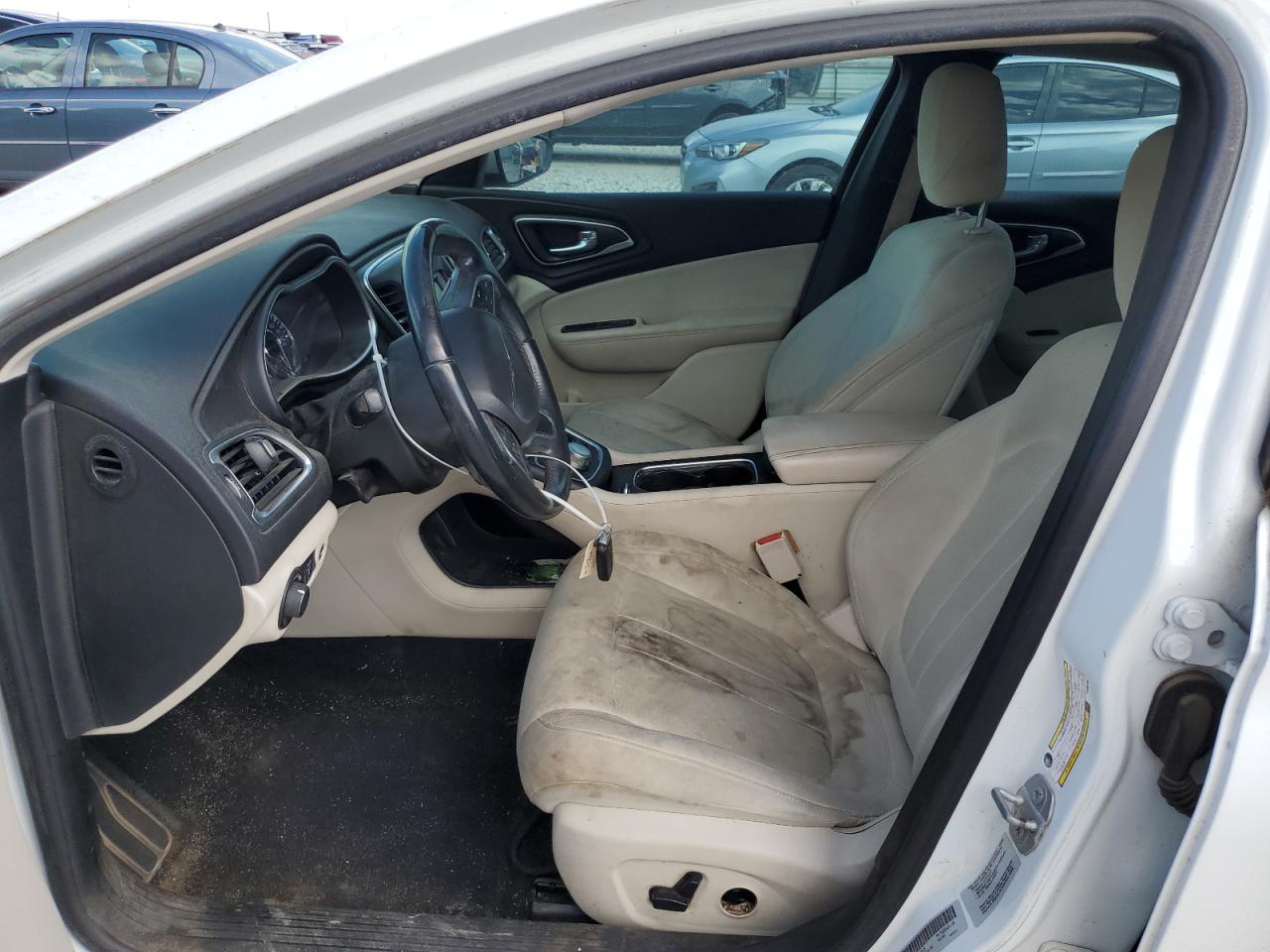 2015 Chrysler 200 Limited VIN: 1C3CCCAB3FN599725 Lot: 82191985