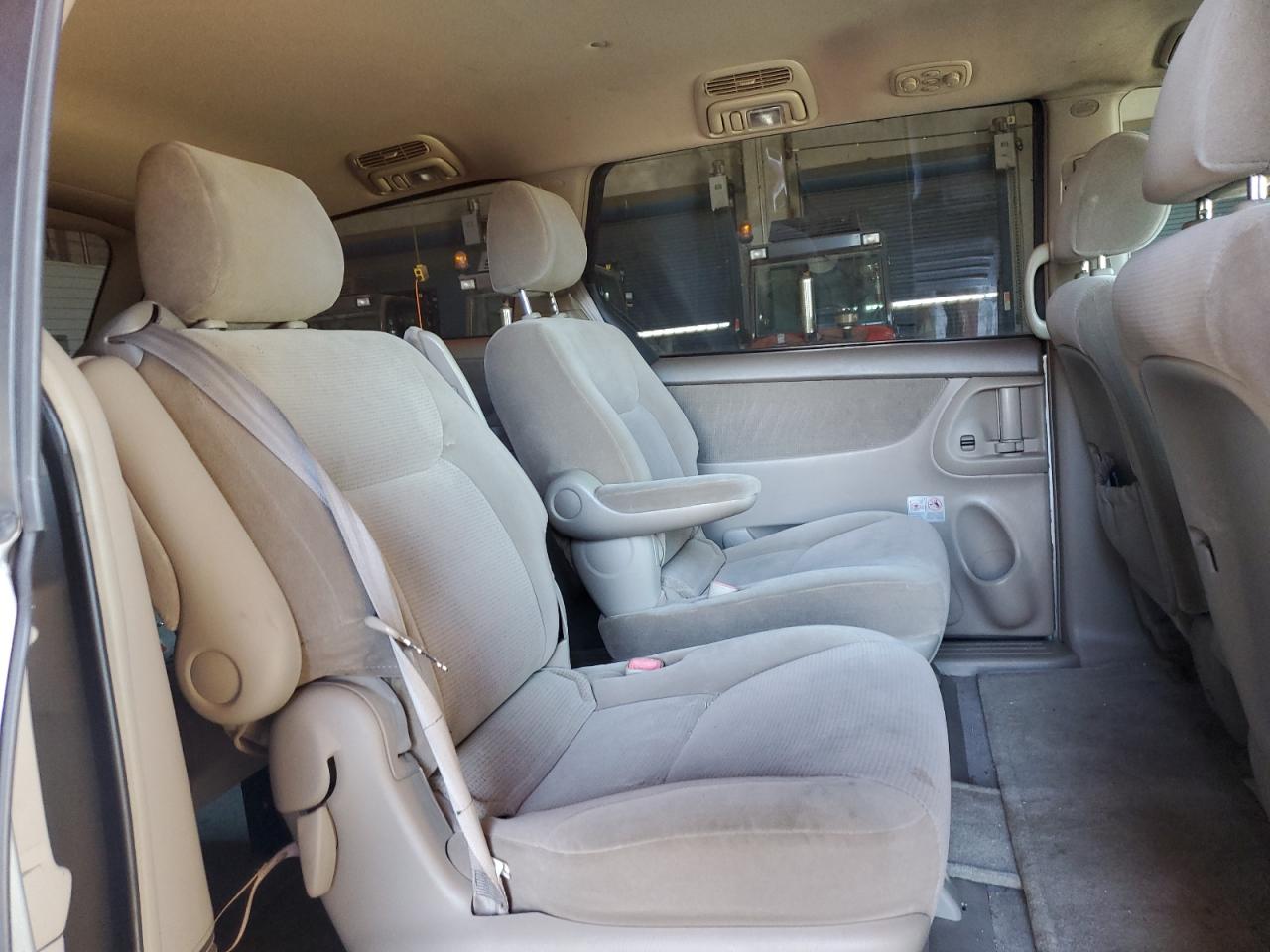 2004 Toyota Sienna Ce VIN: 5TDZA23C94S067964 Lot: 84946475