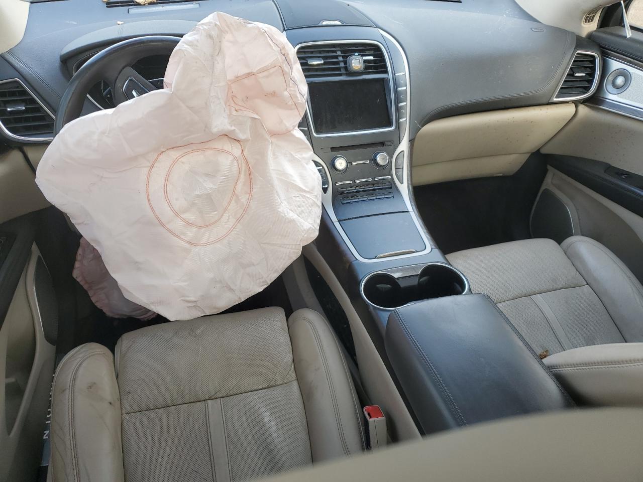 2016 Lincoln Mkx Reserve VIN: 2LMTJ6LR8GBL53988 Lot: 81901095