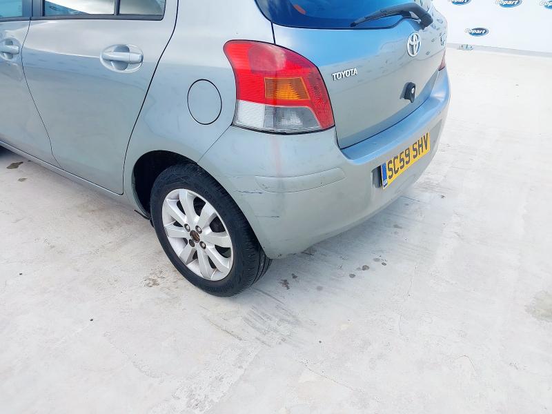 2010 TOYOTA YARIS TR V