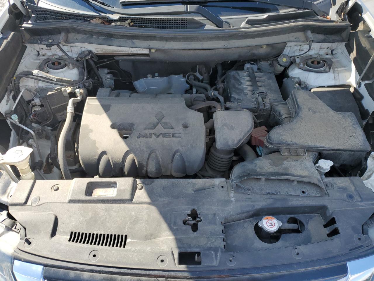 2016 Mitsubishi Outlander Es VIN: JA4AD2A34GZ020927 Lot: 82345905