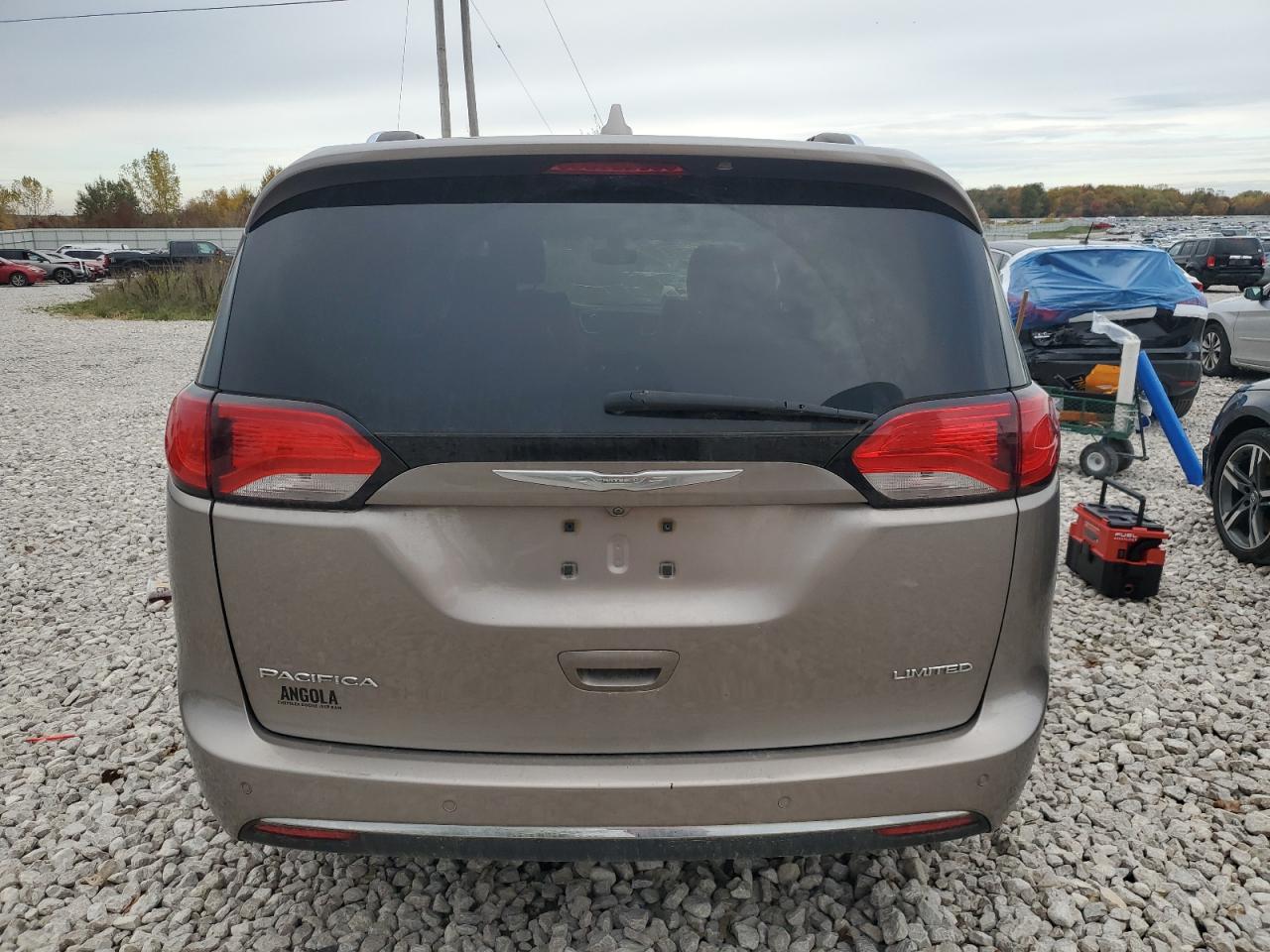 2017 Chrysler Pacifica Limited VIN: 2C4RC1GG5HR592603 Lot: 87089725