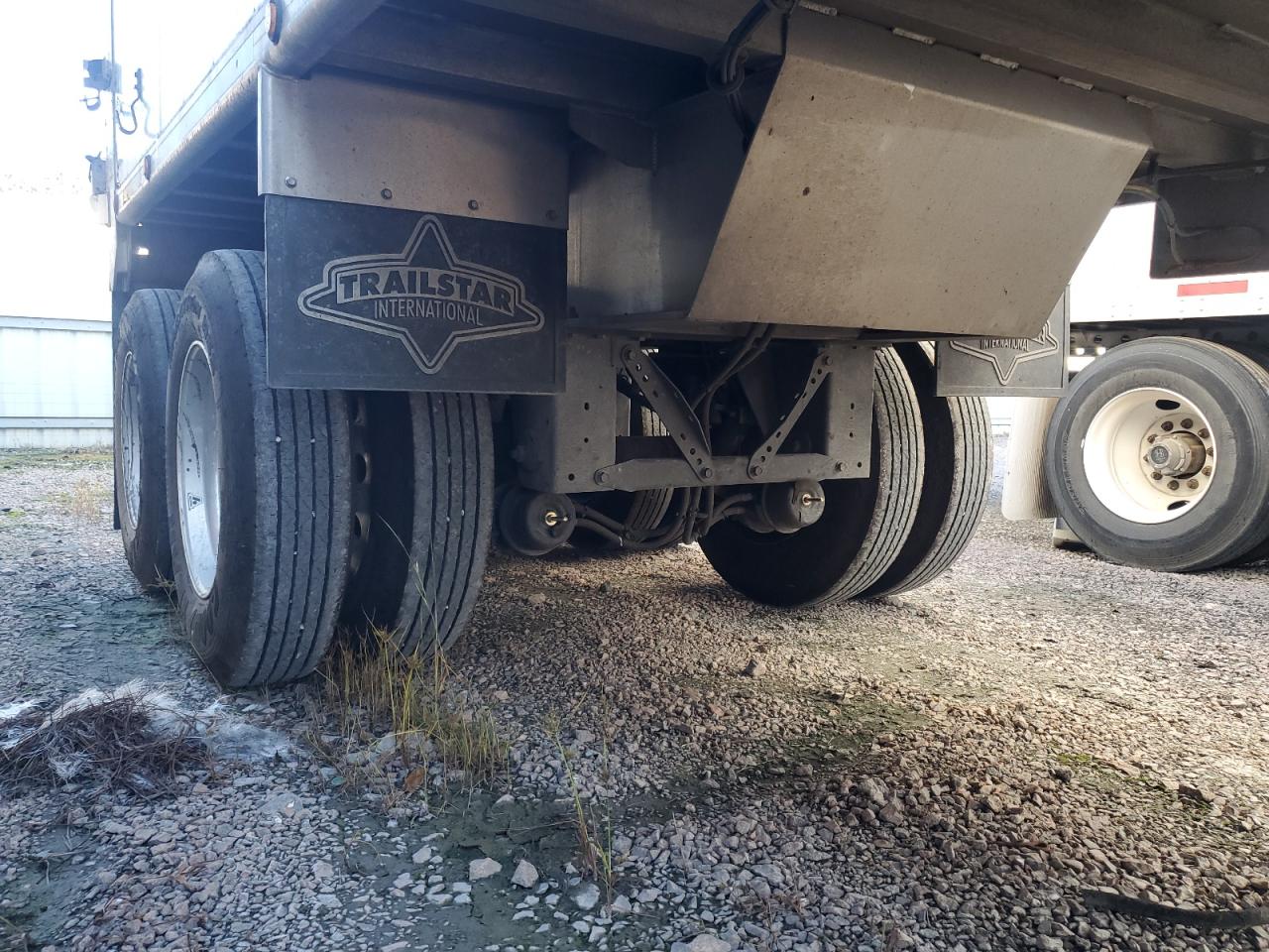 2025 Mac End Dump Trailer VIN: 5MAFC3922SR079198 Lot: 85824405