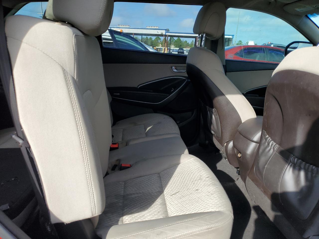 2017 Hyundai Santa Fe Se VIN: KM8SM4HF6HU250632 Lot: 85324345