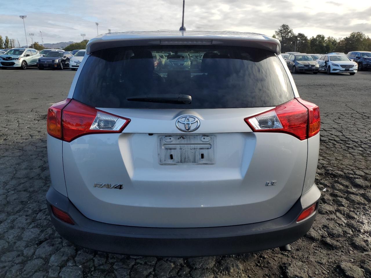 2015 Toyota Rav4 Le VIN: JTMZFREV4FJ041992 Lot: 82206695