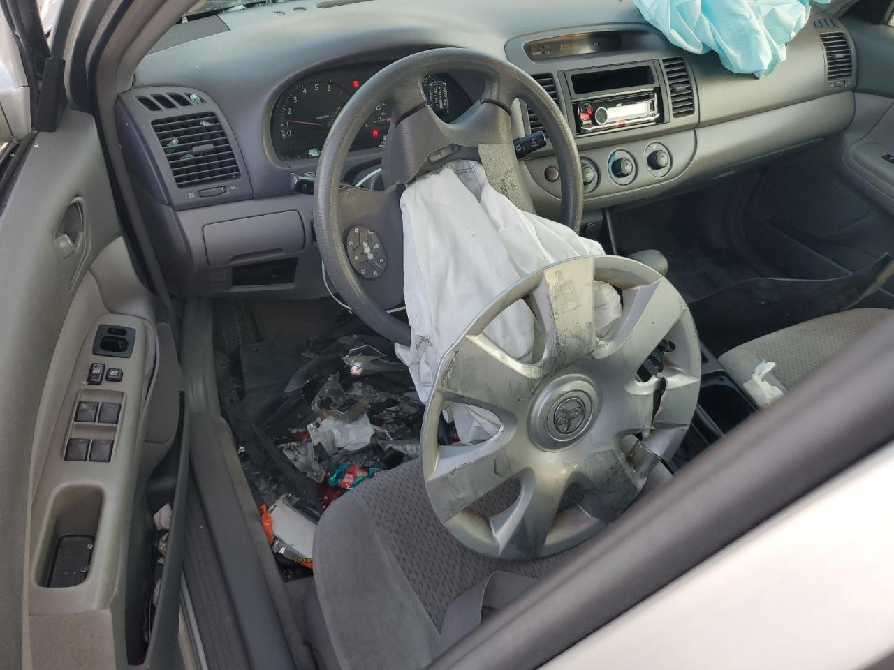 2003 Toyota Camry Le VIN: 4T1BE32K03U143257 Lot: 85743645