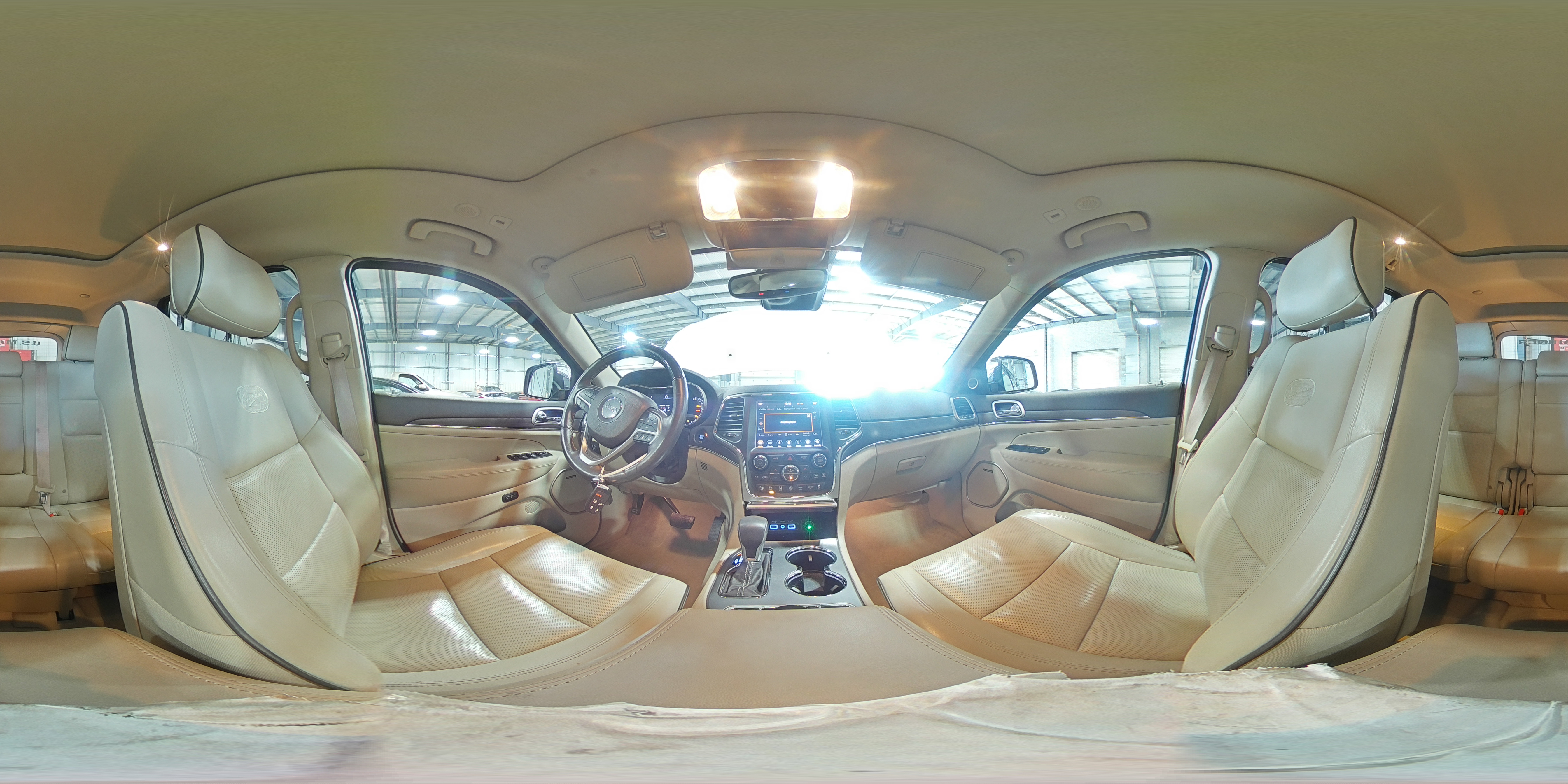 2018 Jeep Grand Cherokee Overland VIN: 1C4RJFCG5JC216281 Lot: 85570555