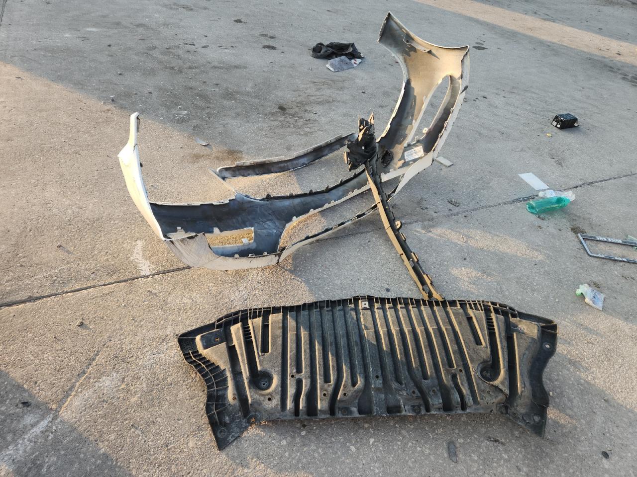 2014 Mercedes-Benz E 350 VIN: WDDHF5KB4EB041715 Lot: 82152465