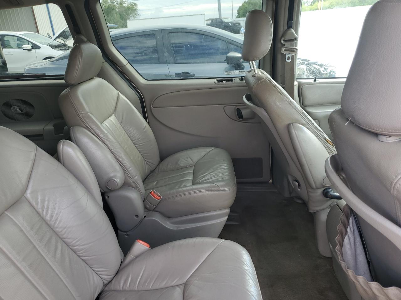 2001 Chrysler Town & Country Lxi VIN: 2C8GP54L71R198285 Lot: 90455755