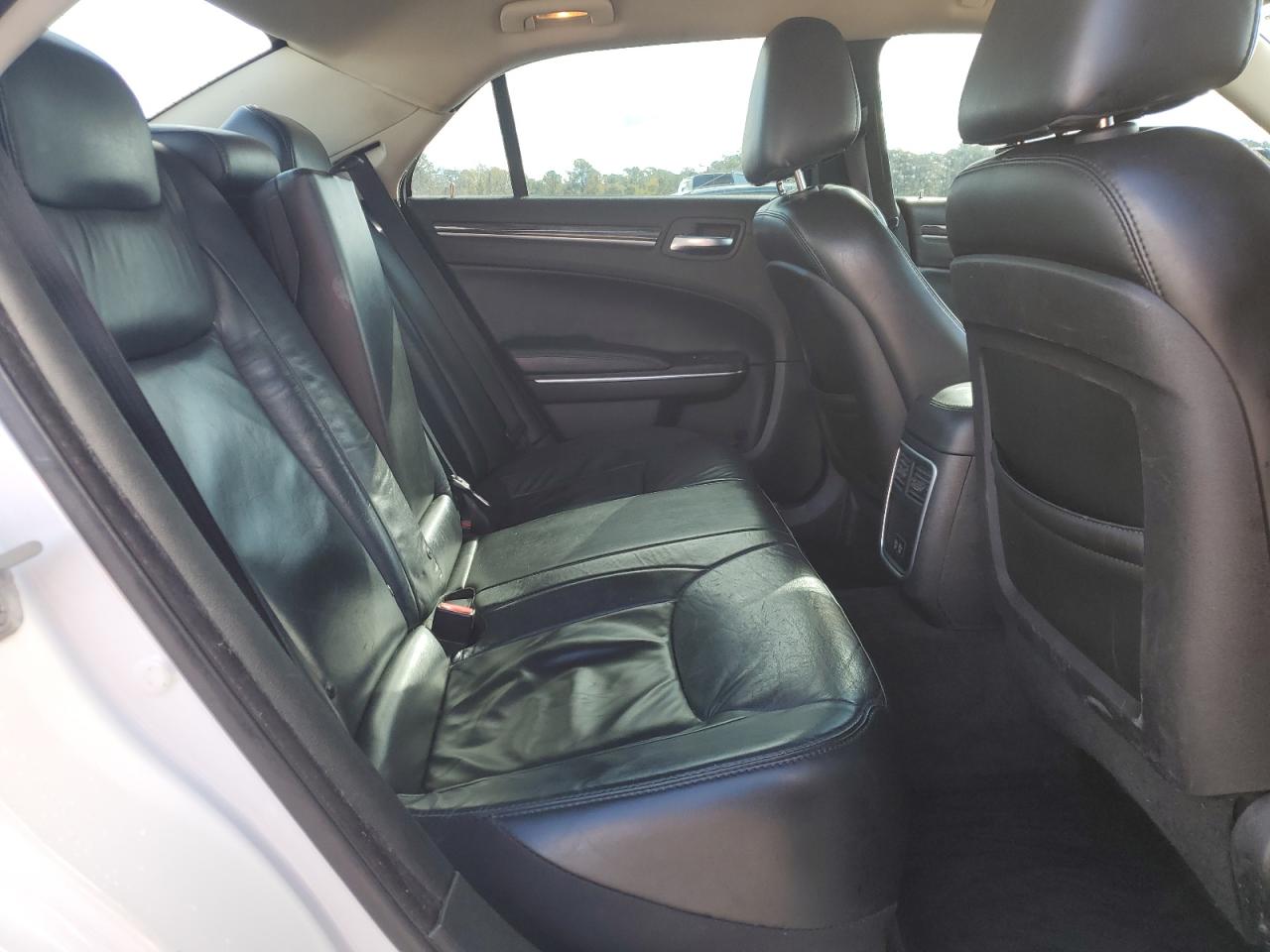 2017 Chrysler 300 Limited VIN: 2C3CCARGXHH610364 Lot: 90633875