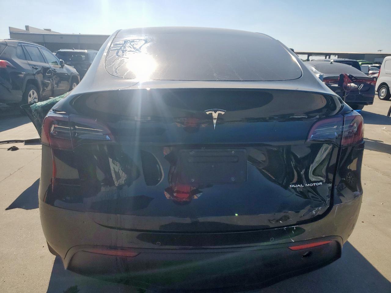 2021 Tesla Model Y VIN: 5YJYGDEE4MF285013 Lot: 85580275