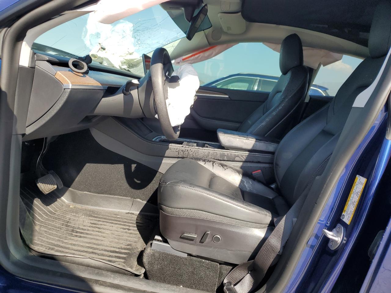 2022 Tesla Model Y VIN: 7SAYGDEE8NF517133 Lot: 82629035