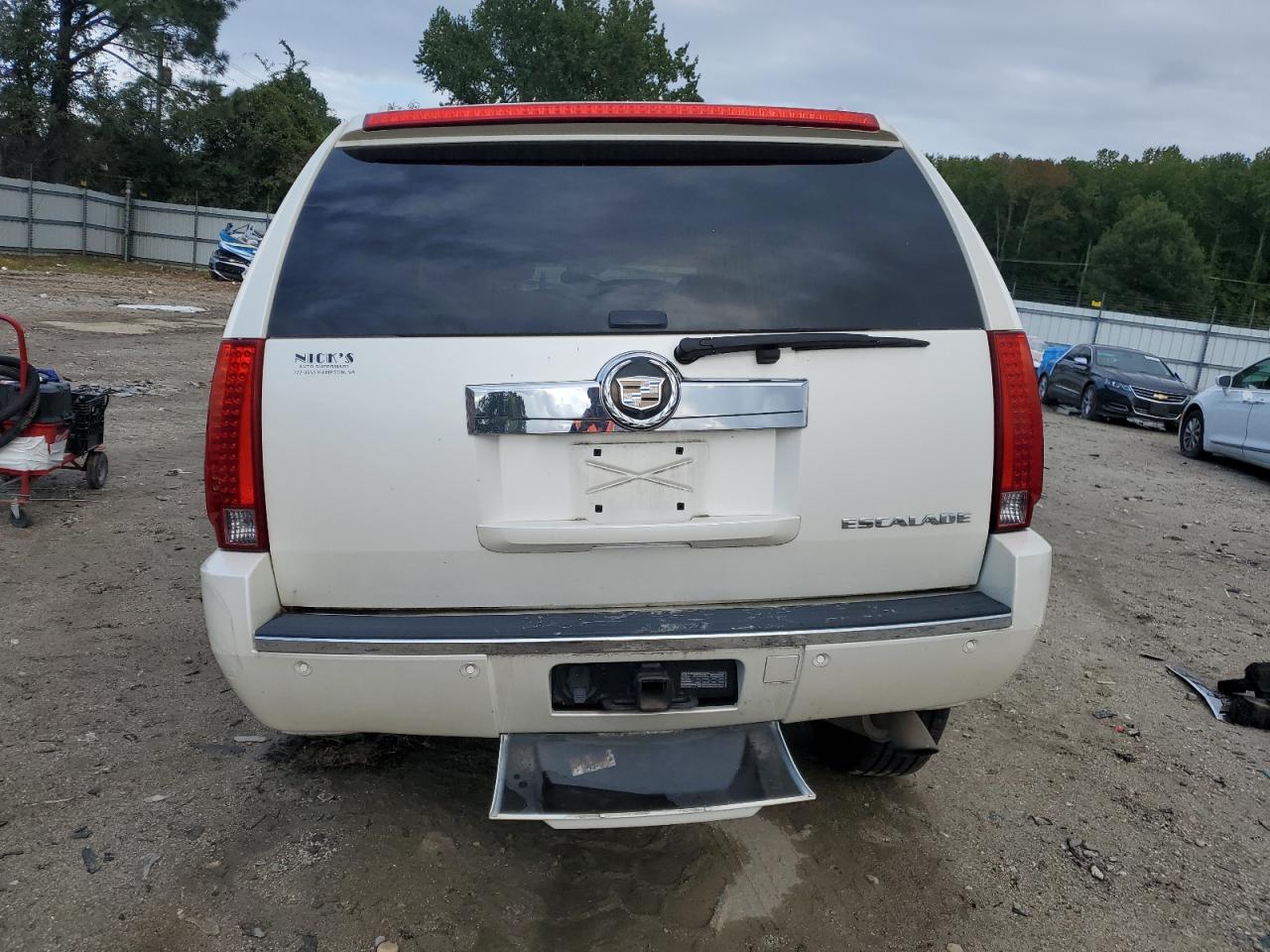 2008 Cadillac Escalade Luxury VIN: 1GYFK63858R152091 Lot: 85839285