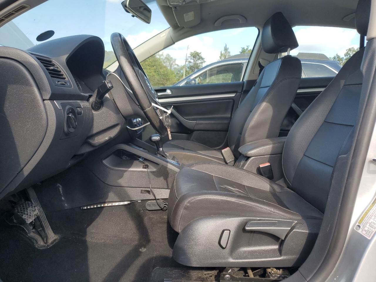 2010 Volkswagen Jetta Limited VIN: 3VWAZ7AJ3AM126889 Lot: 84481055