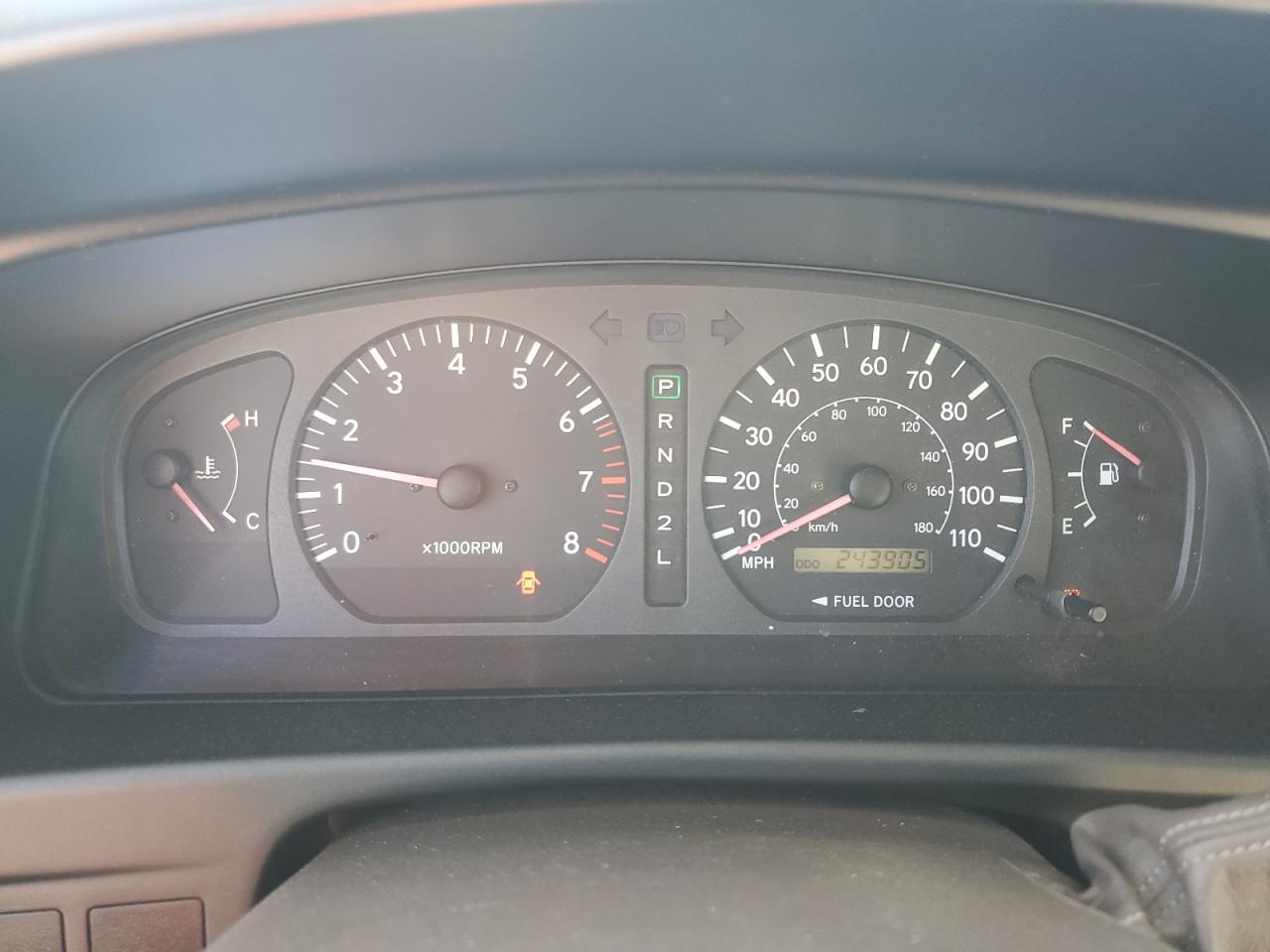 1998 Toyota Sienna Le VIN: 4T3ZF13C7WU010112 Lot: 85591895