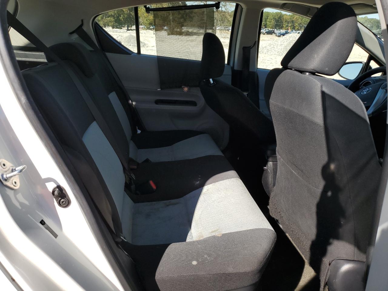 2014 Toyota Prius C VIN: JTDKDTB38E1068005 Lot: 82637165