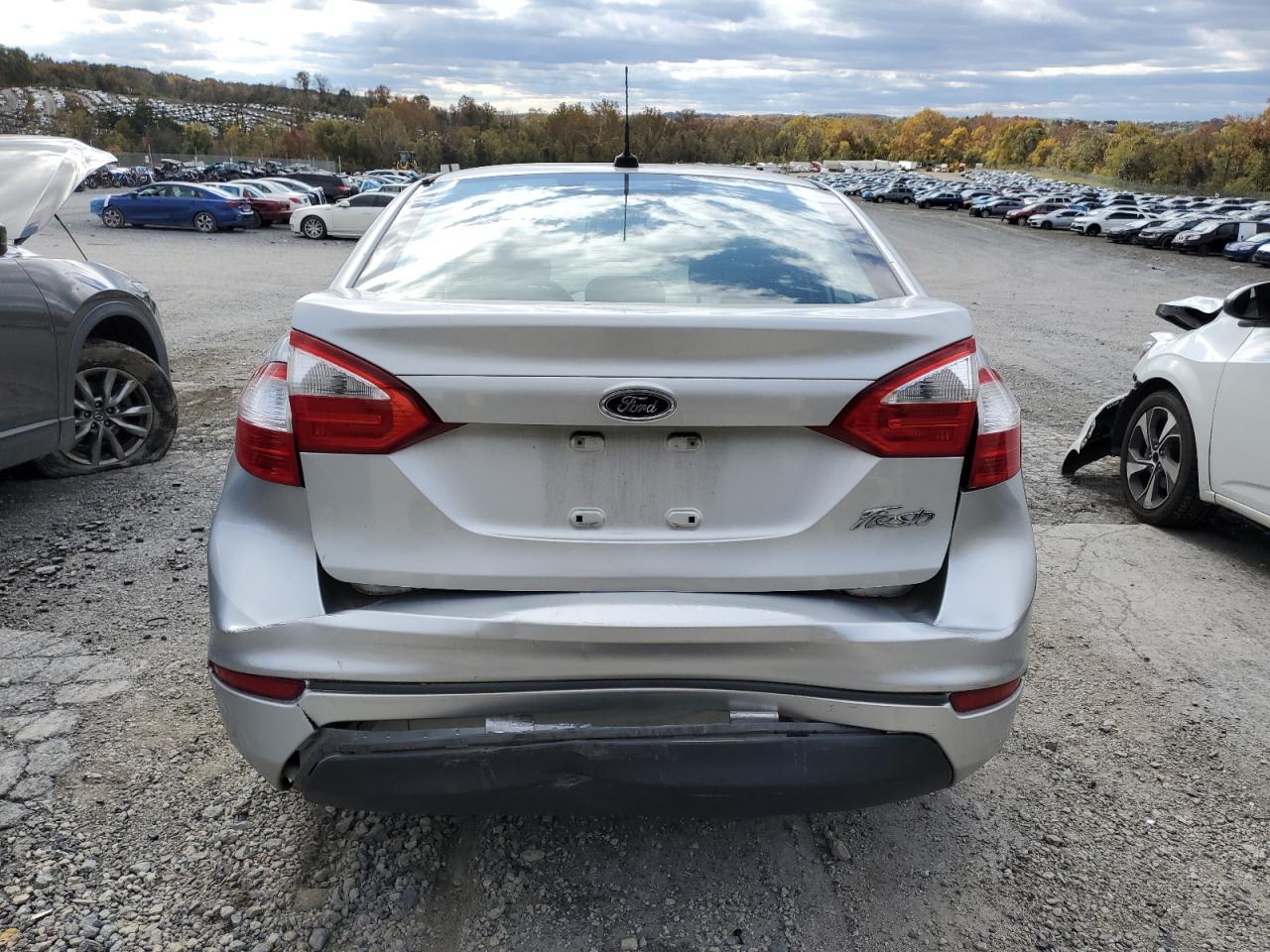 2014 Ford Fiesta S VIN: 3FADP4AJXEM127943 Lot: 82707245