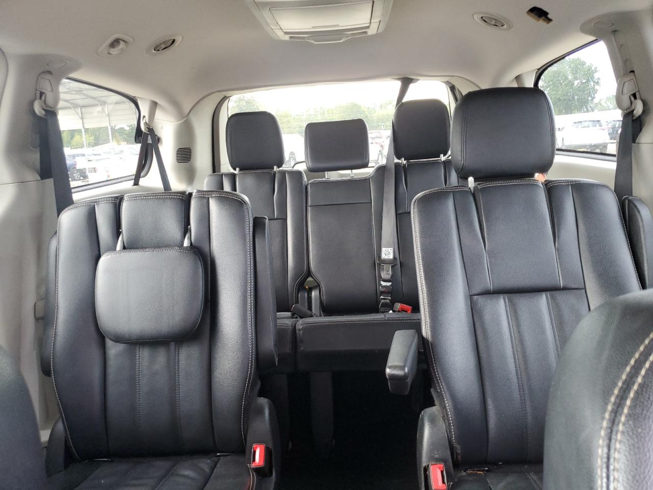 2015 Chrysler Town & Country Touring VIN: 2C4RC1BG5FR565129 Lot: 85187335