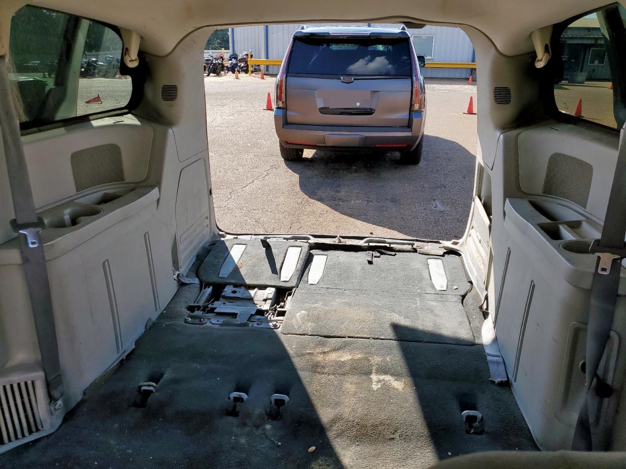 2008 Chrysler Town & Country Lx VIN: 2A8HR44H88R670910 Lot: 85289545