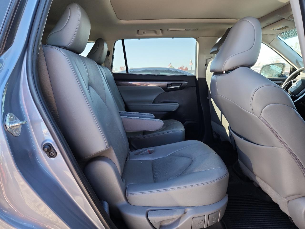 2022 Toyota Highlander Platinum VIN: 5TDFZRBHXNS193527 Lot: 87202555