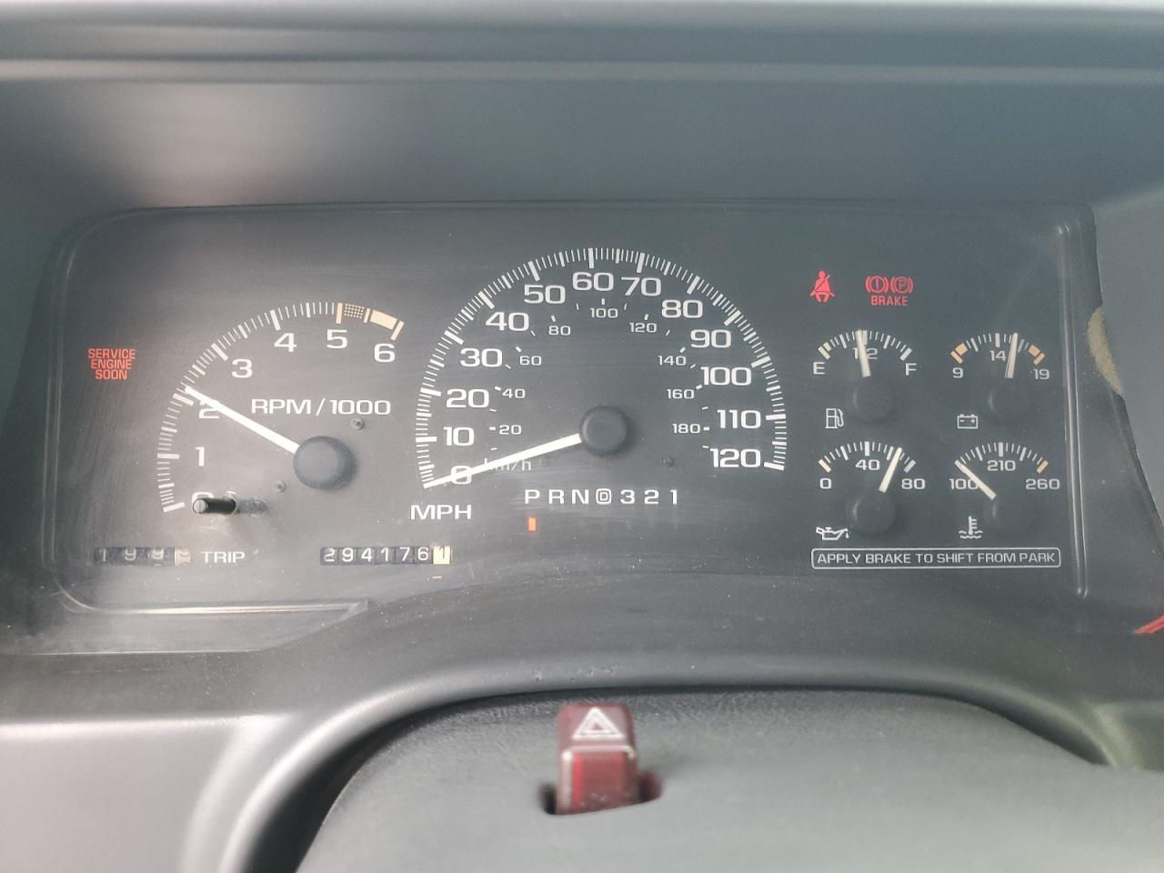 2000 Chevrolet Tahoe C1500 VIN: 1GNEC13RXYR113305 Lot: 82353245