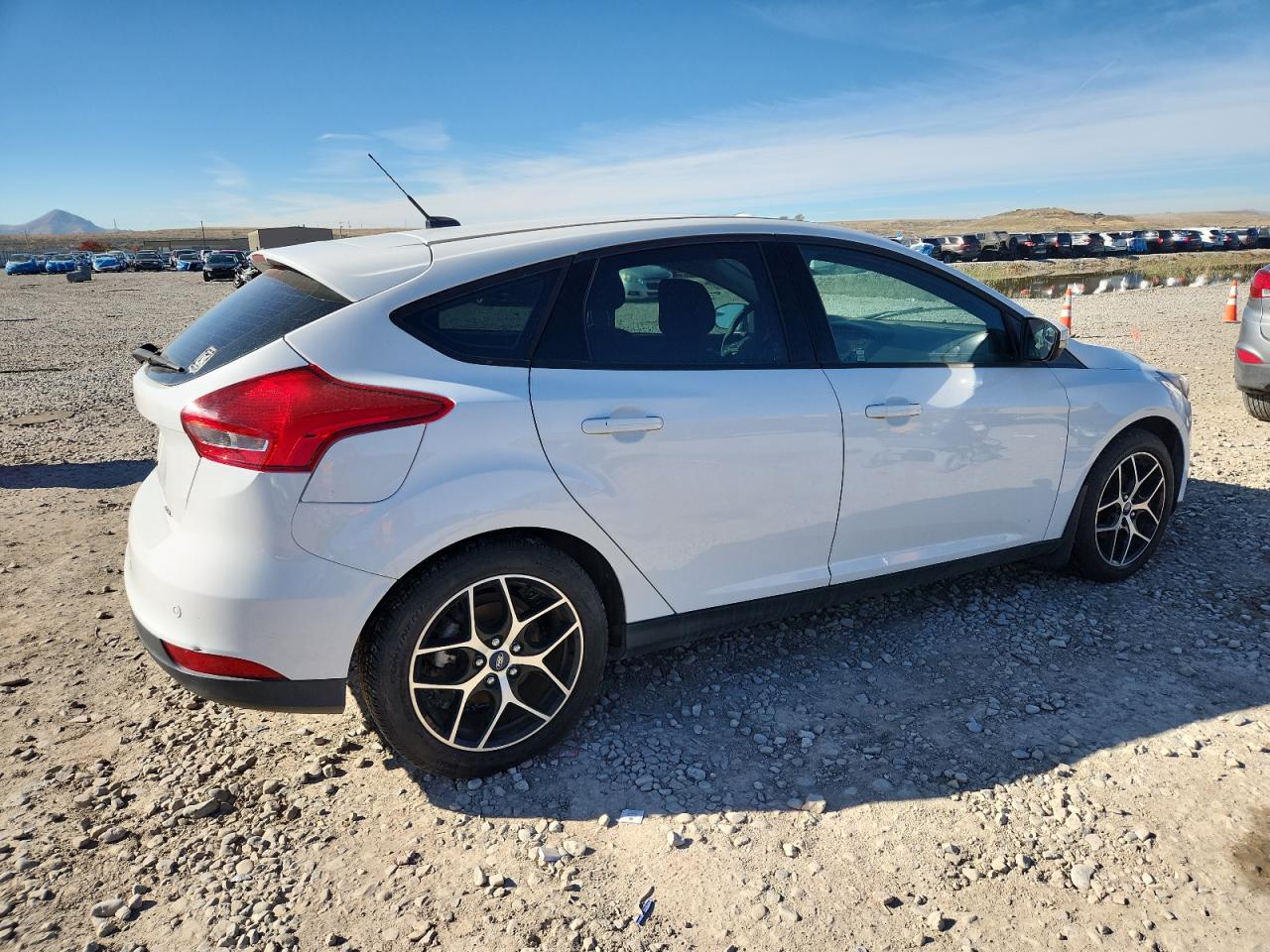 2018 Ford Focus Sel white null gas 1FADP3M28JL230806 photo #4