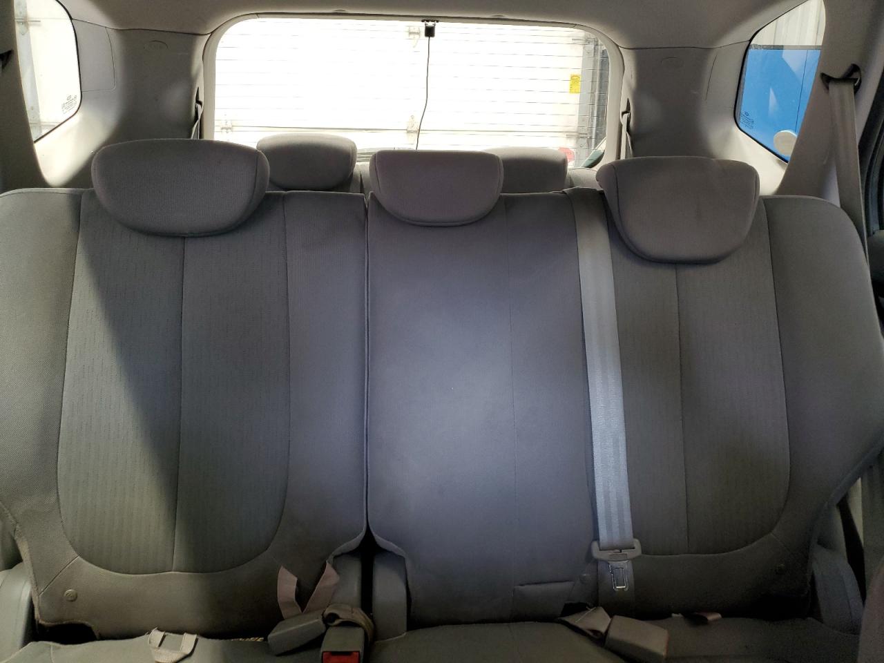 2009 Kia Rondo Base VIN: KNAFG529897279908 Lot: 90282775