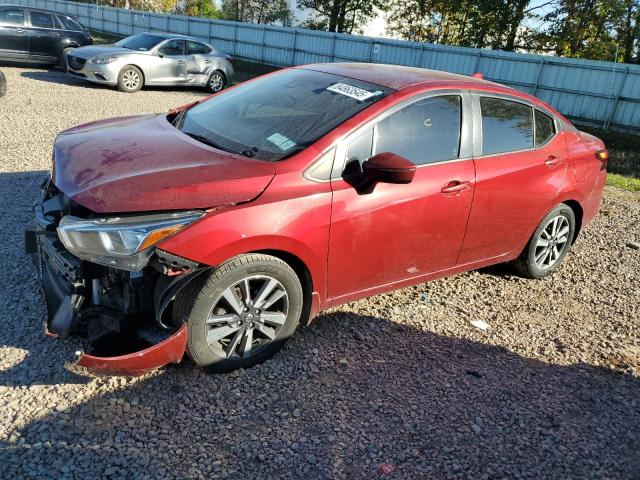  NISSAN VERSA 2020 Красный