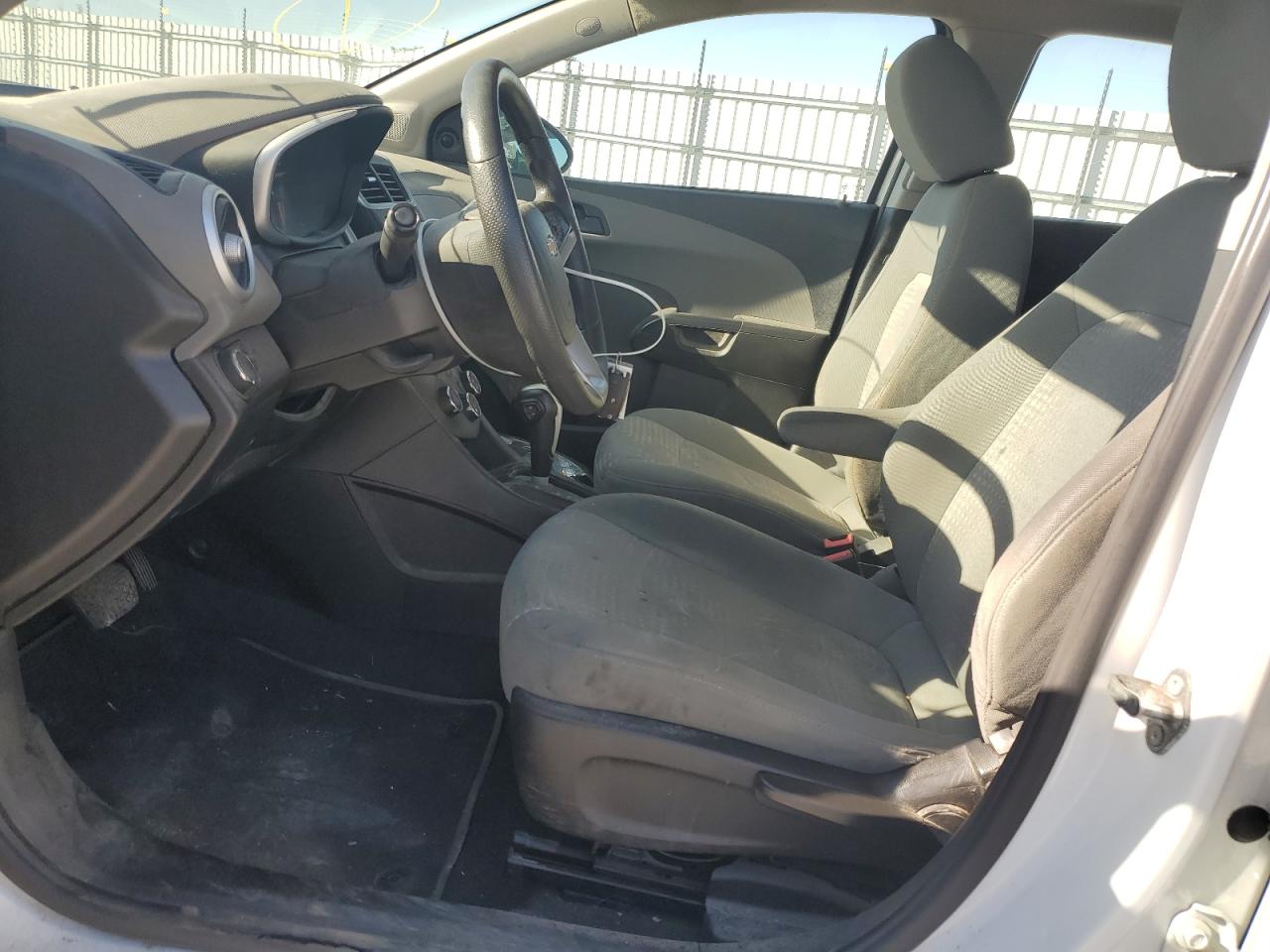 2017 Chevrolet Sonic VIN: 1G1JG6SH7H4167555 Lot: 85800015