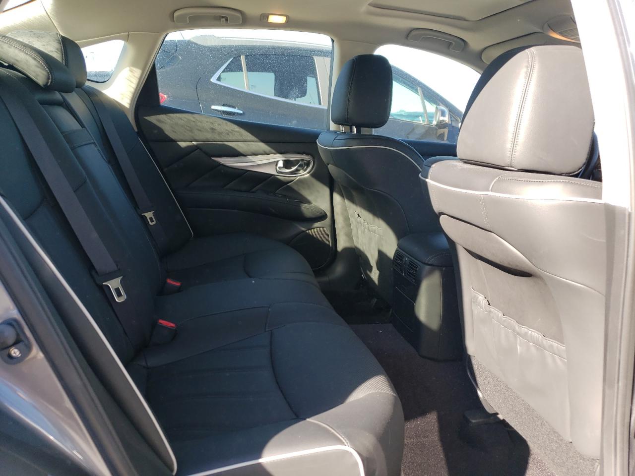 2017 Infiniti Q70 3.7 VIN: JN1BY1AP0HM740092 Lot: 84626415