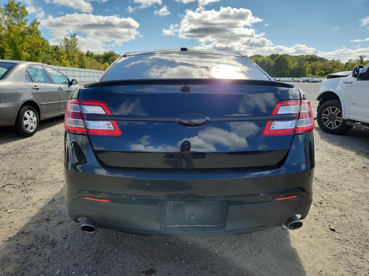 2018 Ford Taurus Limited VIN: 1FAHP2J86JG124321 Lot: 84725085