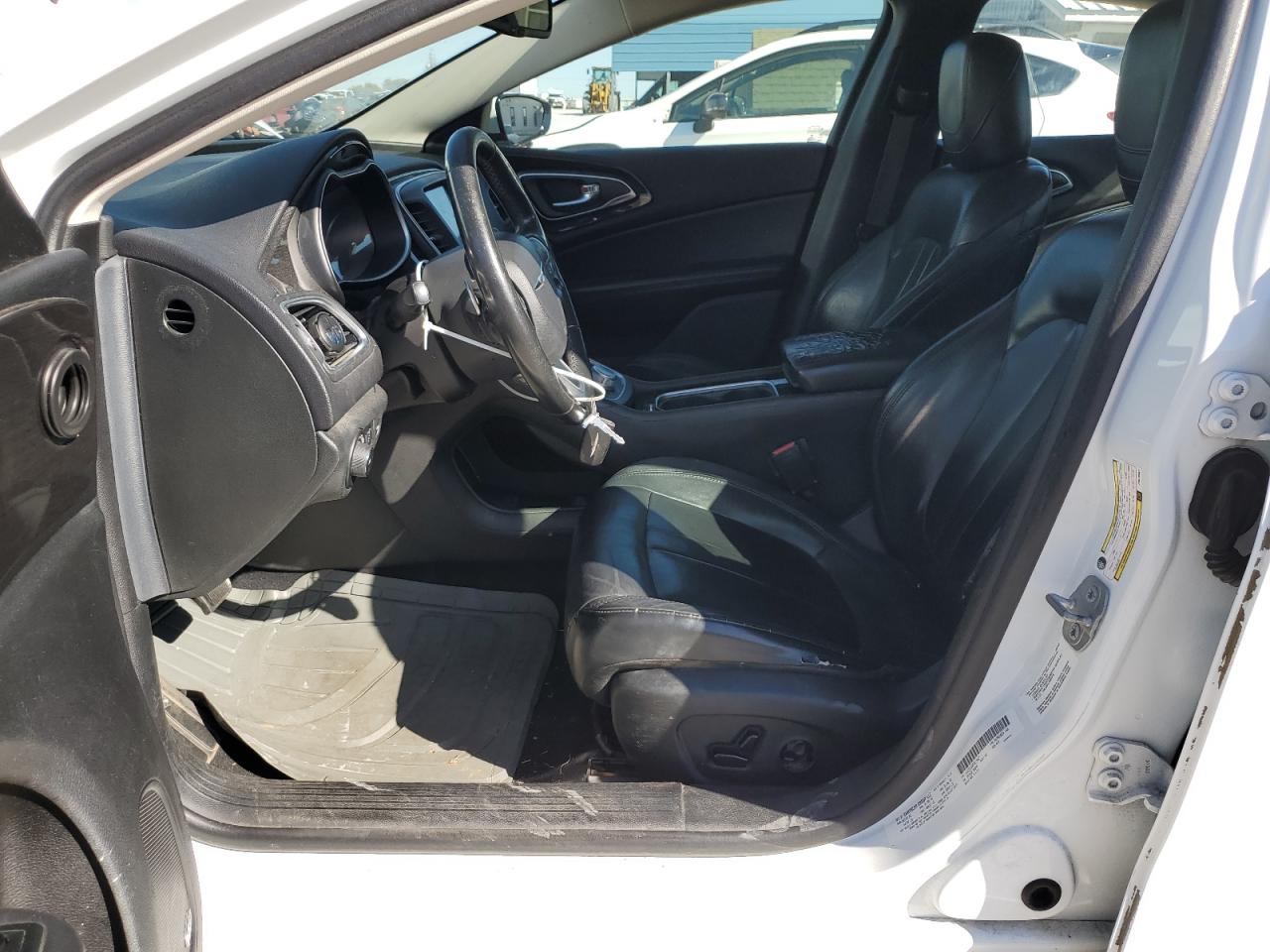 2015 Chrysler 200 C VIN: 1C3CCCCG0FN519967 Lot: 82644185